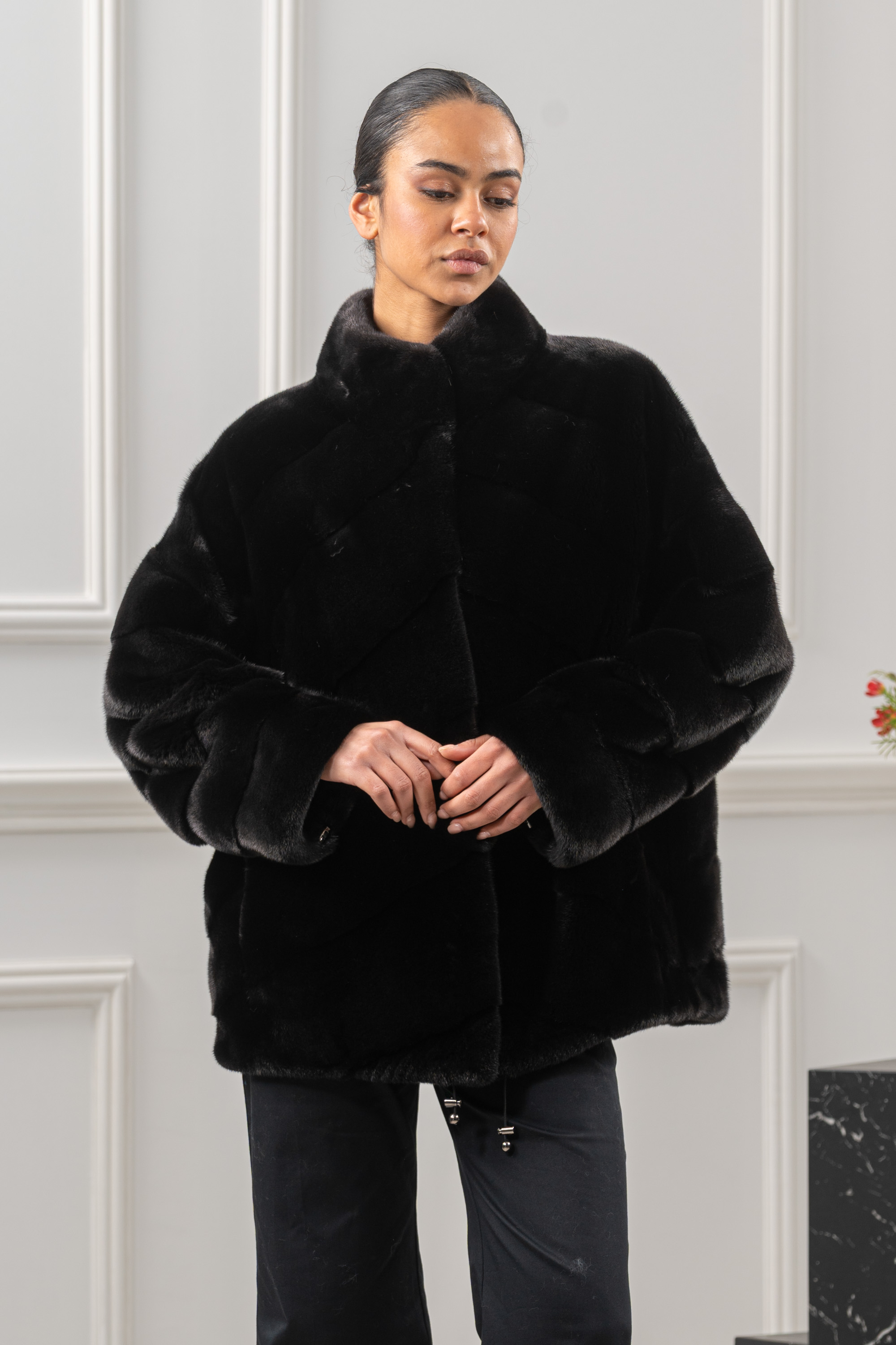 MANZARI Blackglama Mink Female Short Jacket - Premium luxury fur coat A/K 25M5496